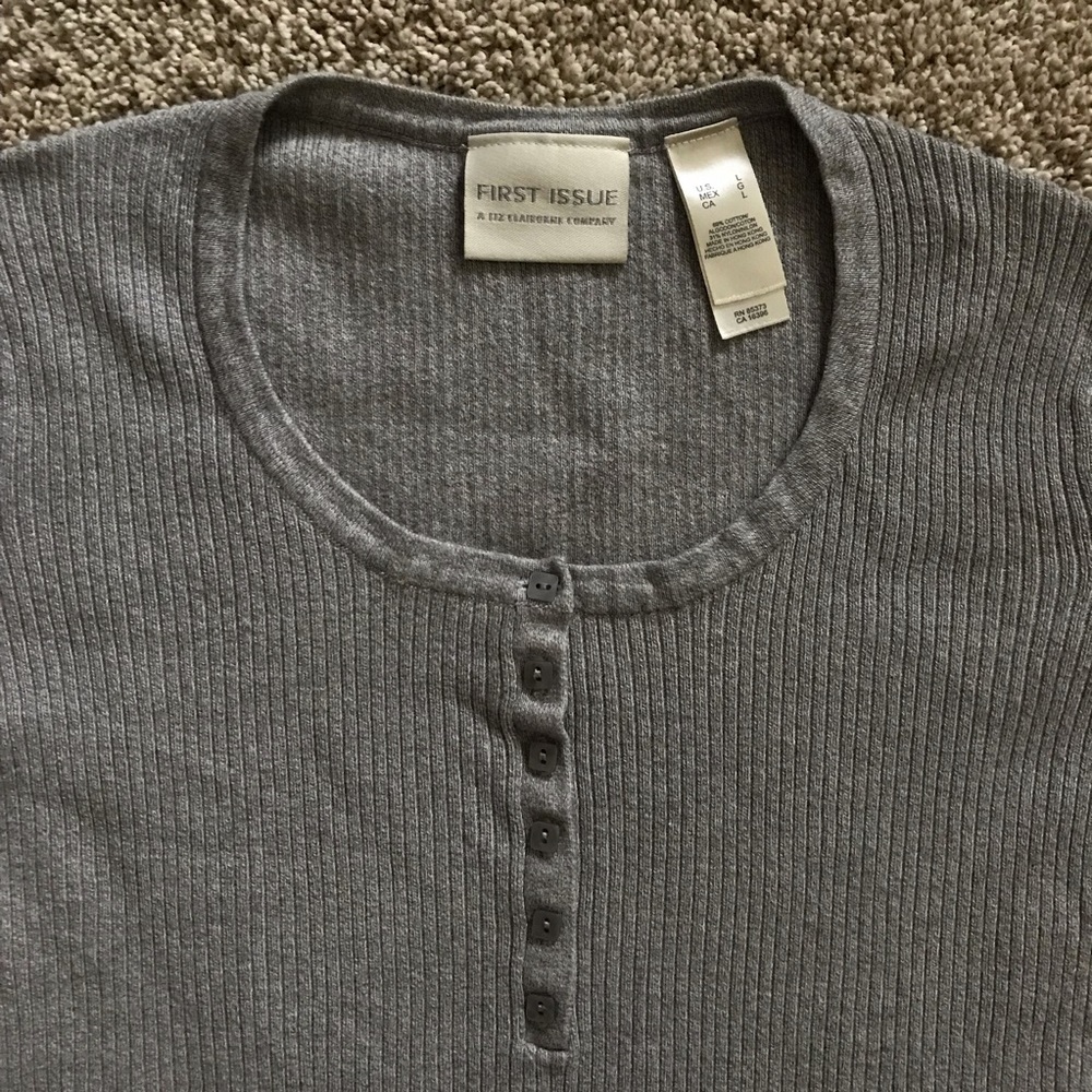EUC First Issue/Liz Claiborne Gray Henley Top, L - Picture 2 of 5